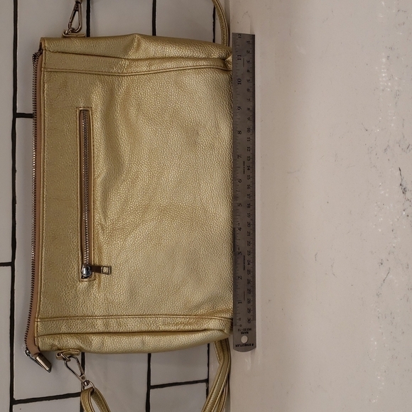 𝅺mms Gold Clutch Shoulder Bag - Picture 3 of 8